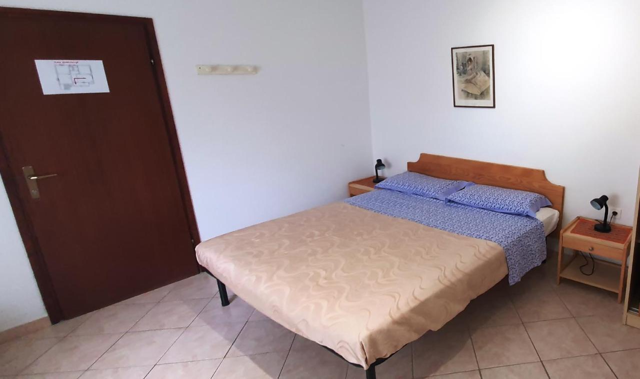 Cecillia Mare Apartments ロヴィニ エクステリア 写真