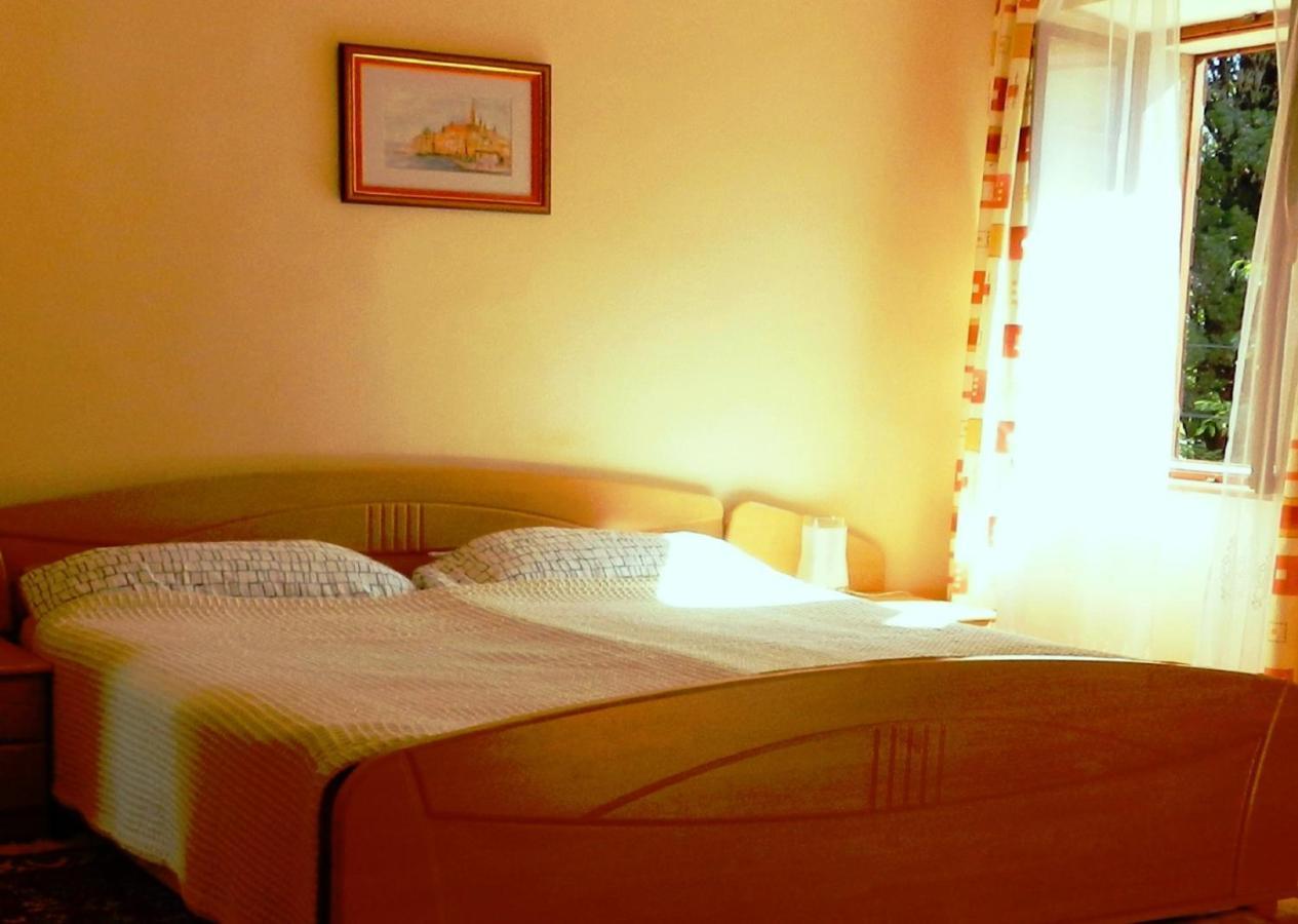 Cecillia Mare Apartments ロヴィニ エクステリア 写真