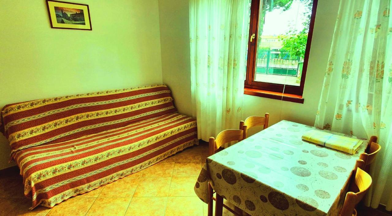 Cecillia Mare Apartments ロヴィニ エクステリア 写真