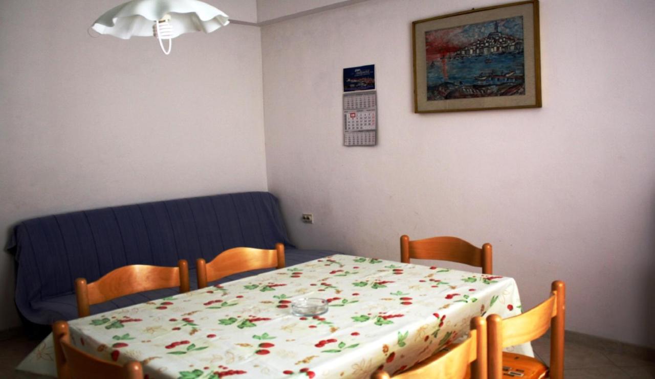 Cecillia Mare Apartments ロヴィニ エクステリア 写真