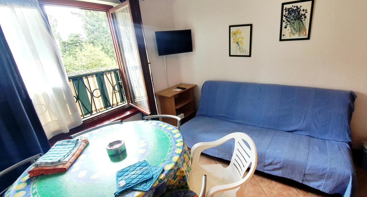 Cecillia Mare Apartments ロヴィニ エクステリア 写真